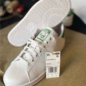 Adidas New Stan Smith White with Green Accents super comfortable unisex shoes